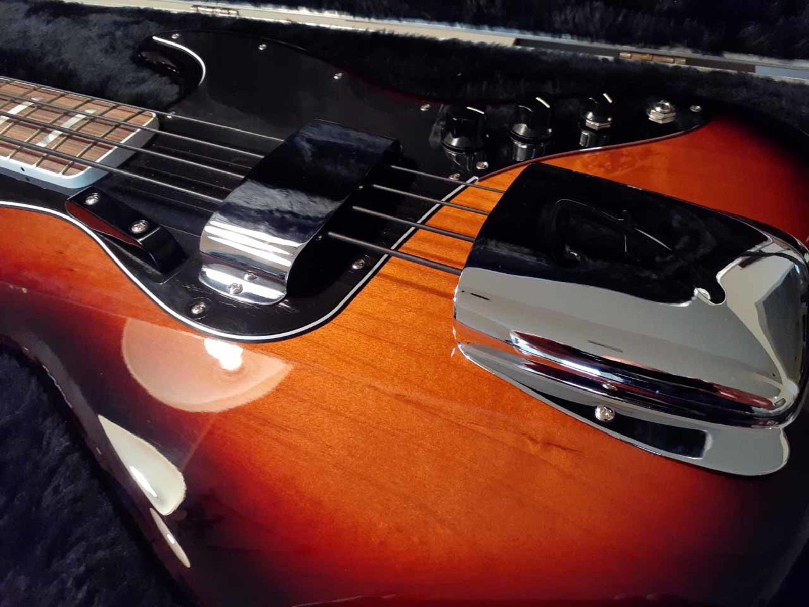 Music Gear Setup by jeremy_crockett featuring Fender Vintera '70s Jazz Bass