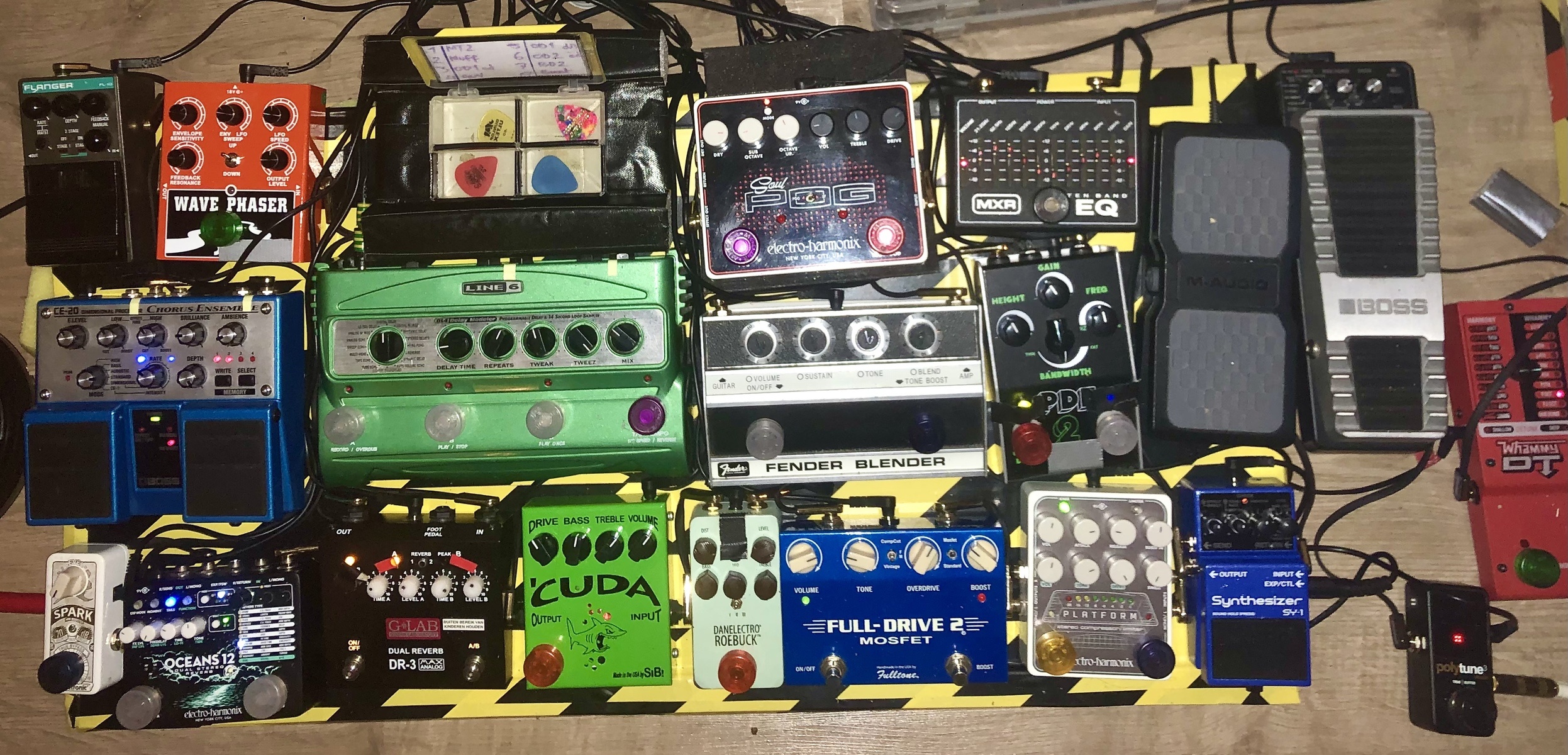 Music Gear Setup by jimdegroot featuring Aria FL-10 Flanger, Xvive Audio wave phaser - phaser pedal, and Electro-Harmonix Soul POG and 17 more pieces of gear