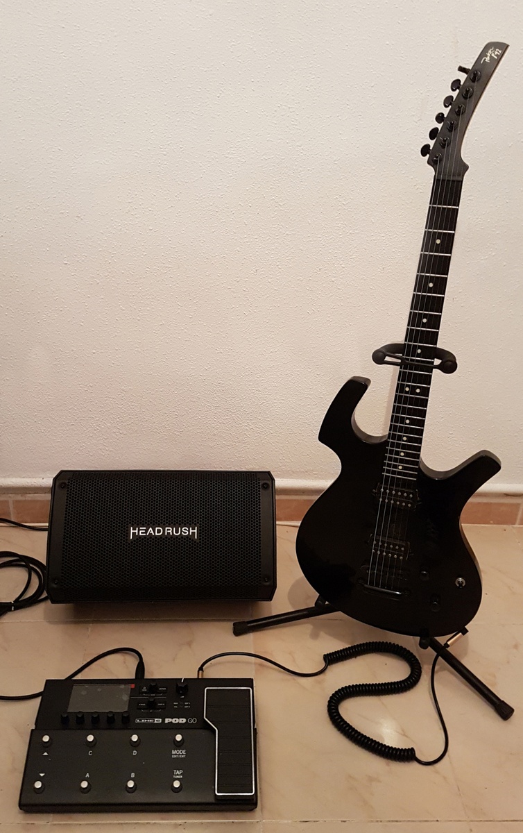 Metal Pedalboard by tattoofred featuring Parker P-42, Line 6 POD Go, and Headrush FRFR-108