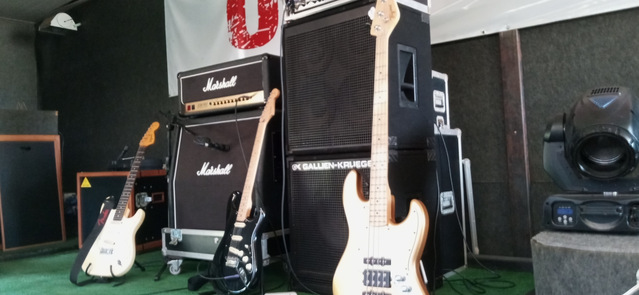 Metal Live Rig by gabriel_tetzner featuring Gallien-Krueger 700 RB-II, Fender Standard Stratocaster MIM, and Marshall JCM900 4100 and 3 more pieces of gear