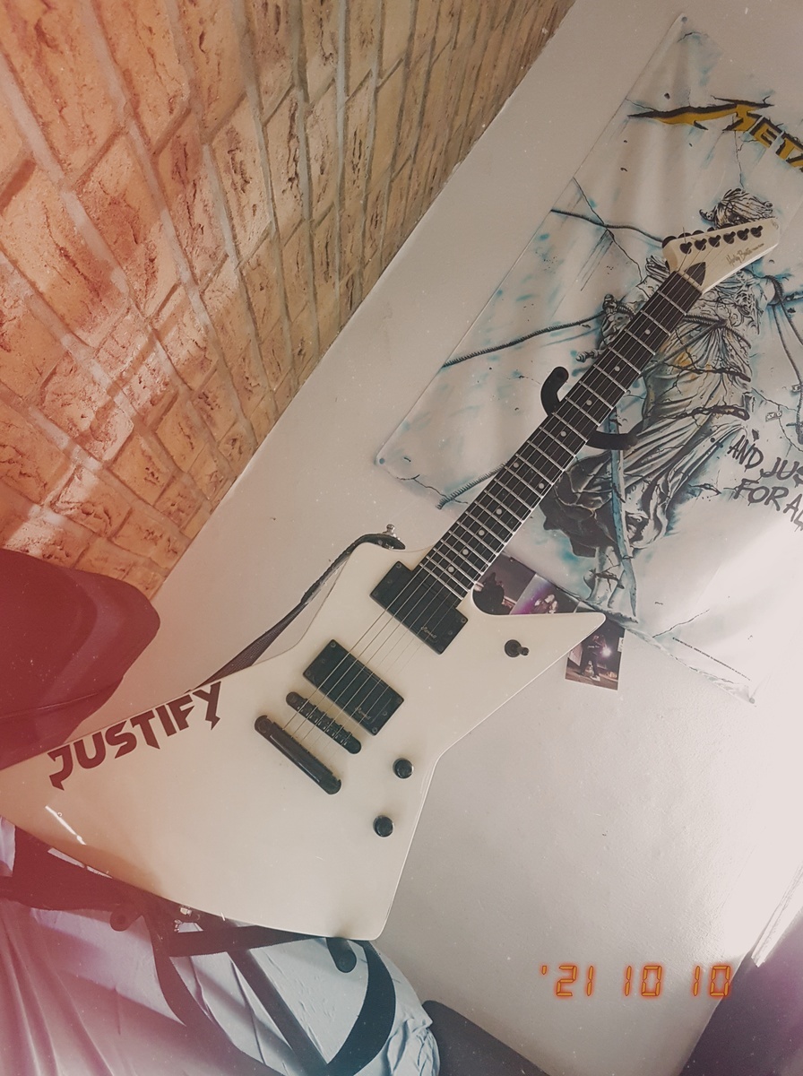 Studio Setup by joey_reaper featuring Harley Benton EX-84 Progressive Series