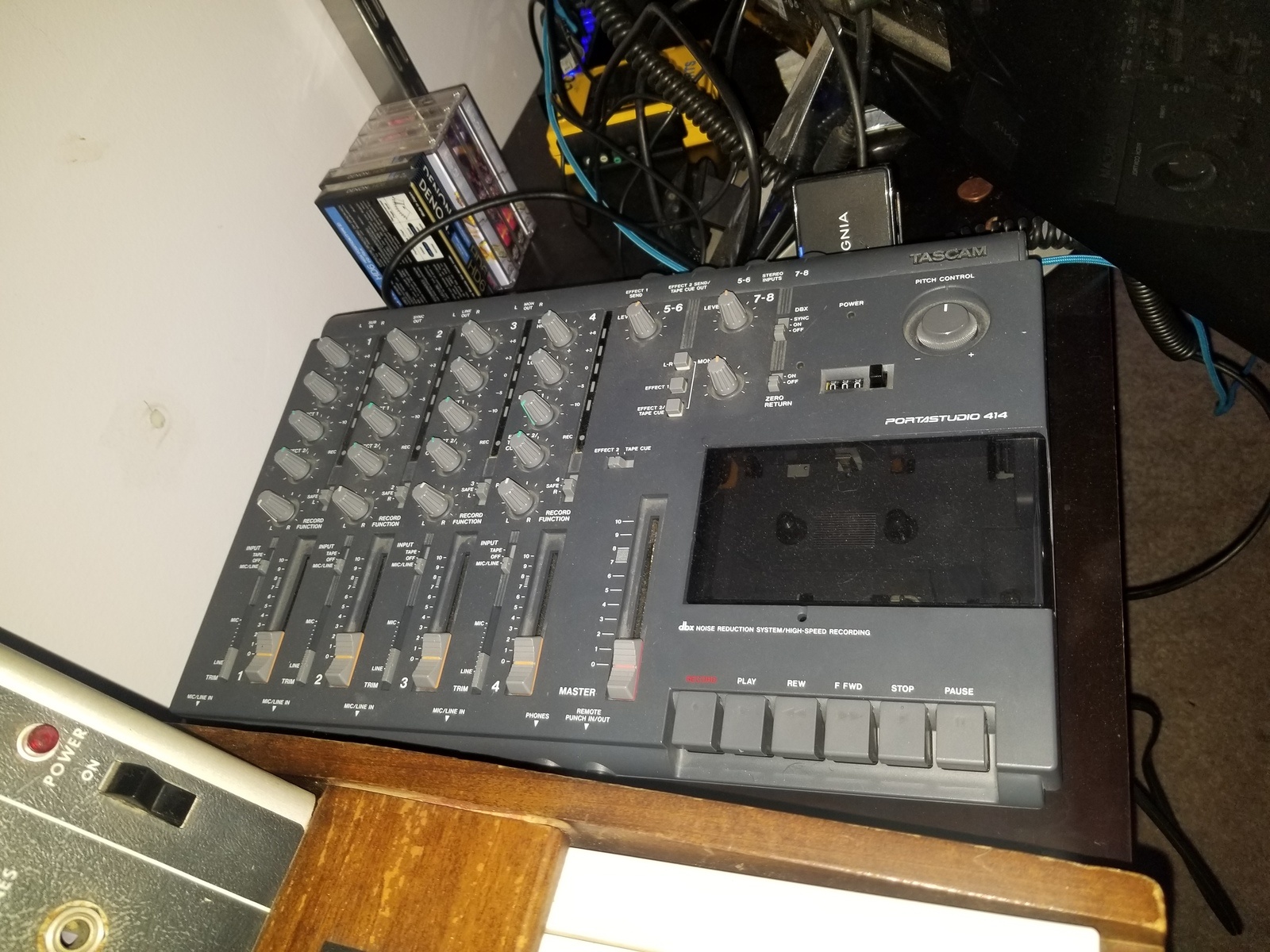 Music Gear Setup by idekfate featuring TASCAM Portastudio 414 MK1