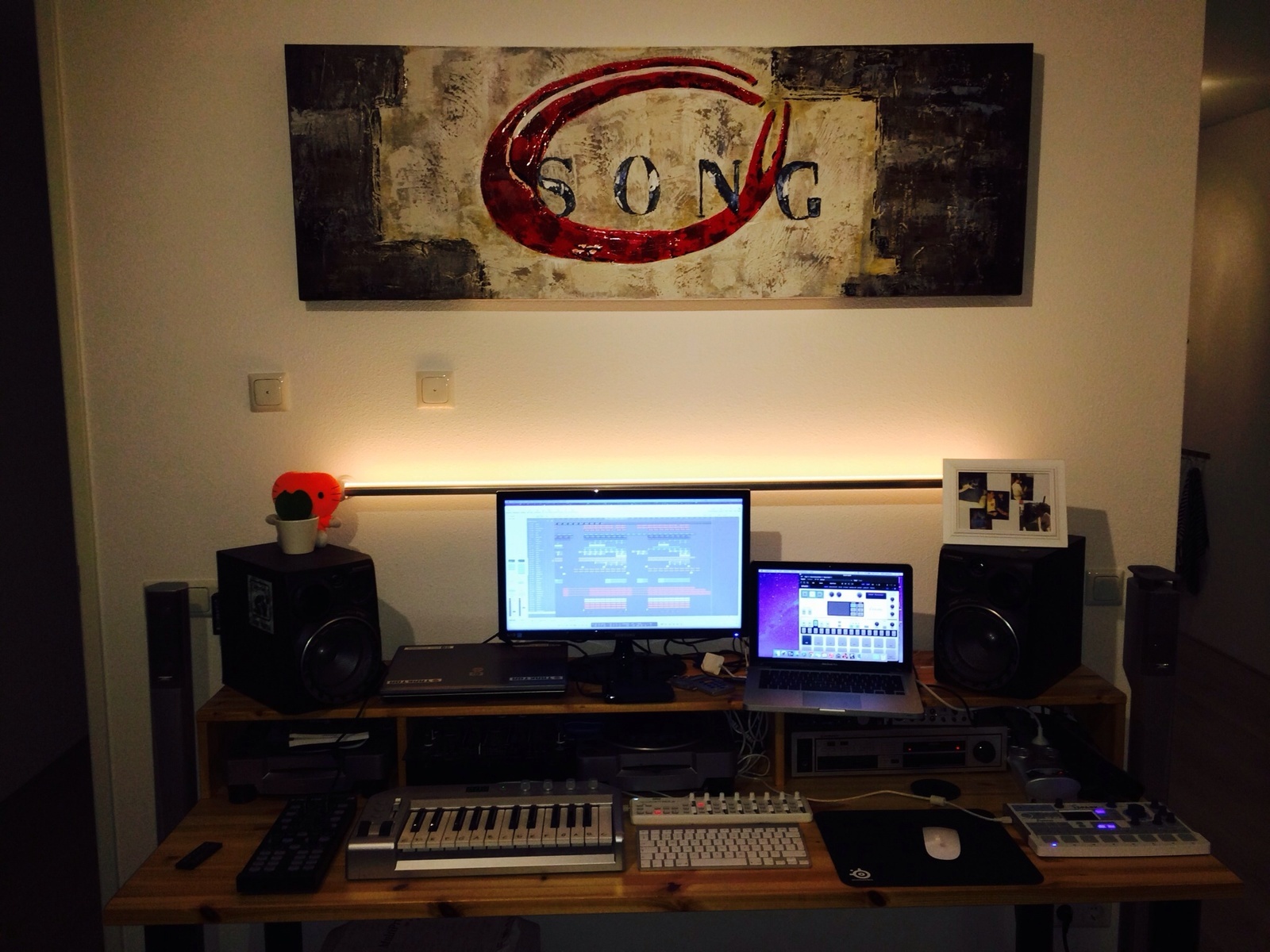 unicure's music gear photo