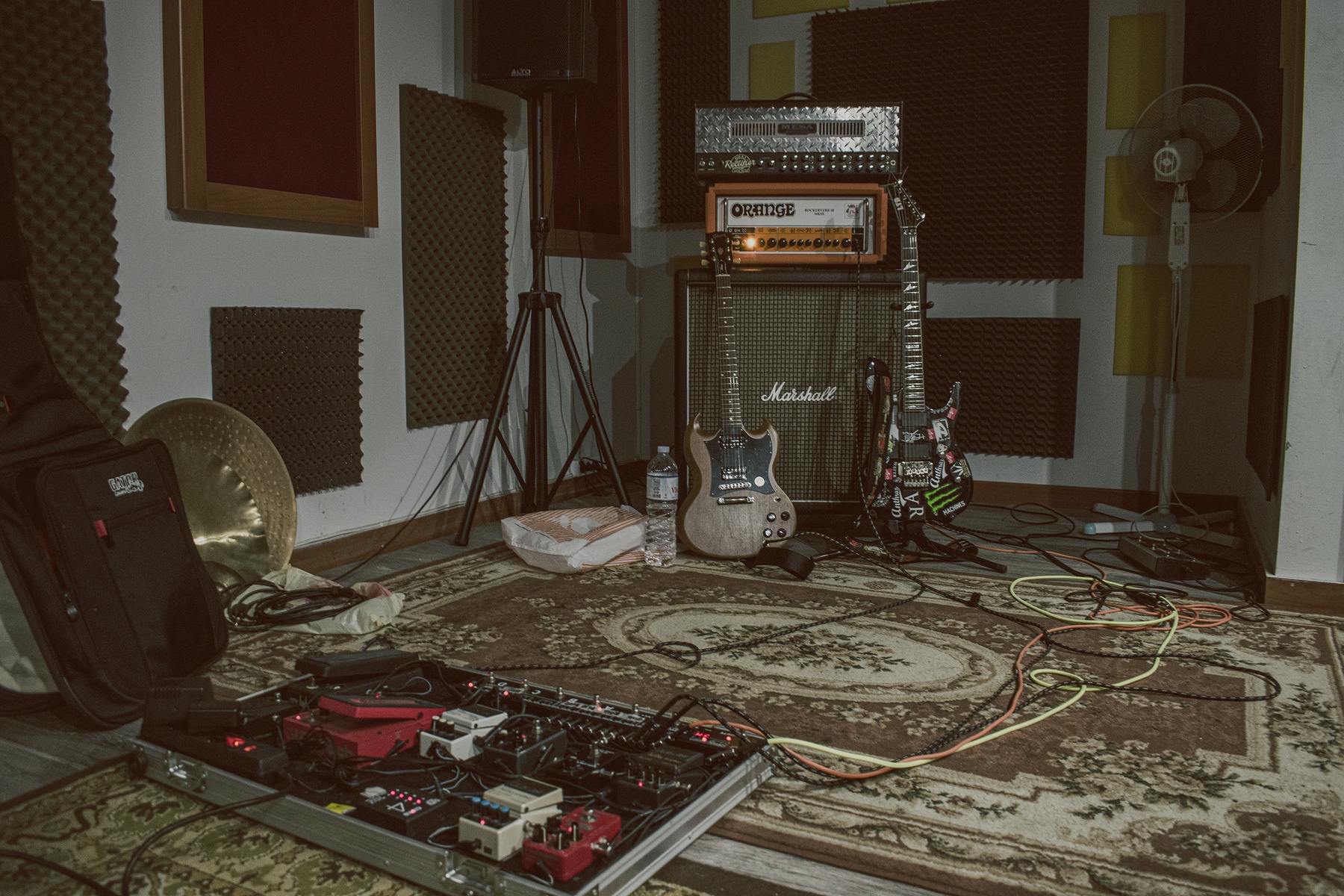 Metal Pedalboard by thanos_raksen featuring Gator G-PG E-Guitar Gig Bag (Pro-Go Series), Gibson SG Tribute, and DigiTech WH-5 Whammy V and 11 more pieces of gear