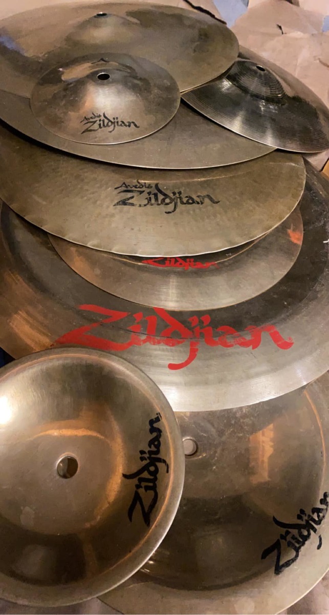 Metal Drum Kit by josepinedo featuring Zildjian 18" FX Oriental China Trash, Zildjian 10" Oriental China Trash, and Zildjian 6" Zil-Bel and 4 more pieces of gear