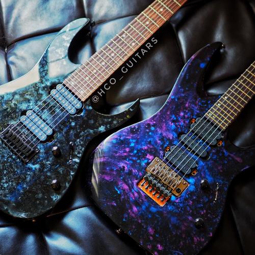 Photo of Mitchell HD400 and more gear in a guitar and closeup
