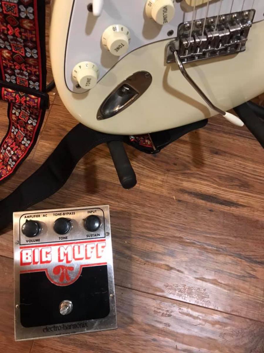 Fender Pedalboard by dwayne_mustard featuring Electro-Harmonix “Op-Amp” Big Muff Pi V4 and Fender MIJ Mid 80's Stratocaster