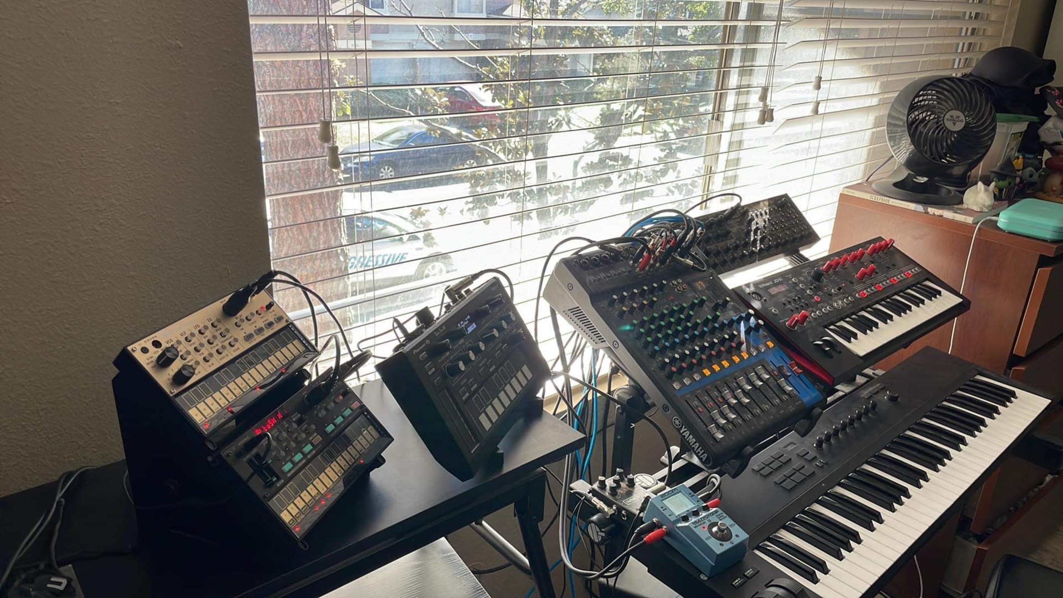 Electronic Synth Setup by trixwagen featuring Pioneer DJ & Dave Smith TORAIZ AS-1, Behringer K-2, and Korg Volca FM and 4 more pieces of gear