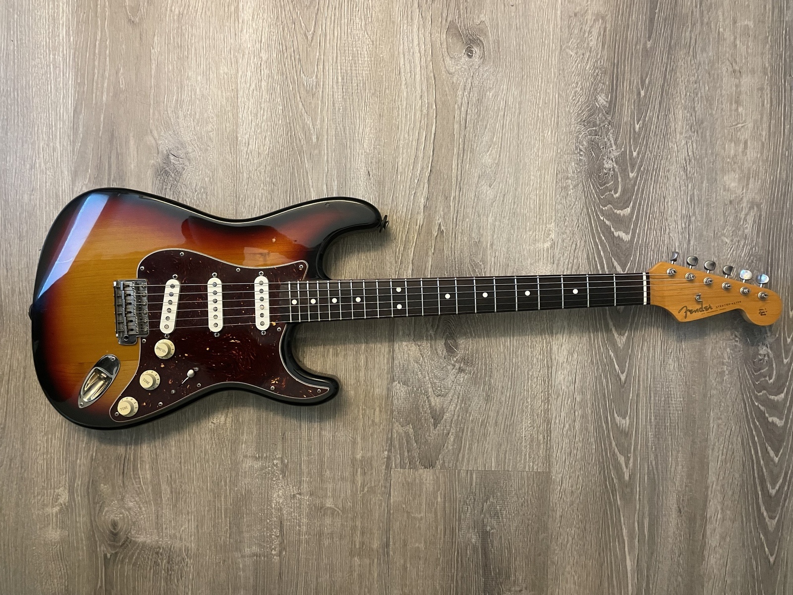 Studio Setup by raystephen featuring Fender American Vintage '62 Stratocaster