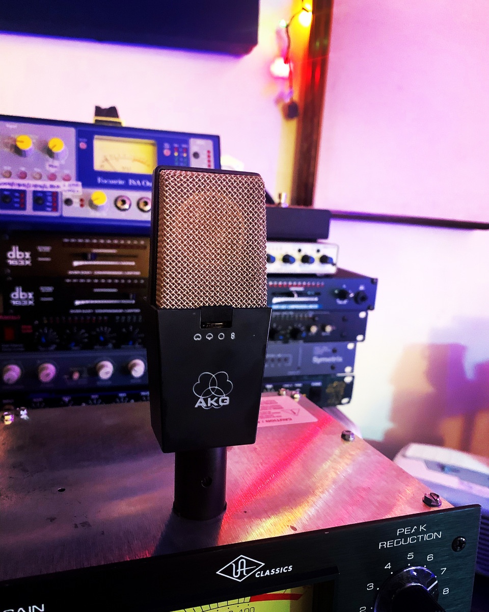 Electronic Studio Setup by jamescassidy featuring AKG C414 B-ULS