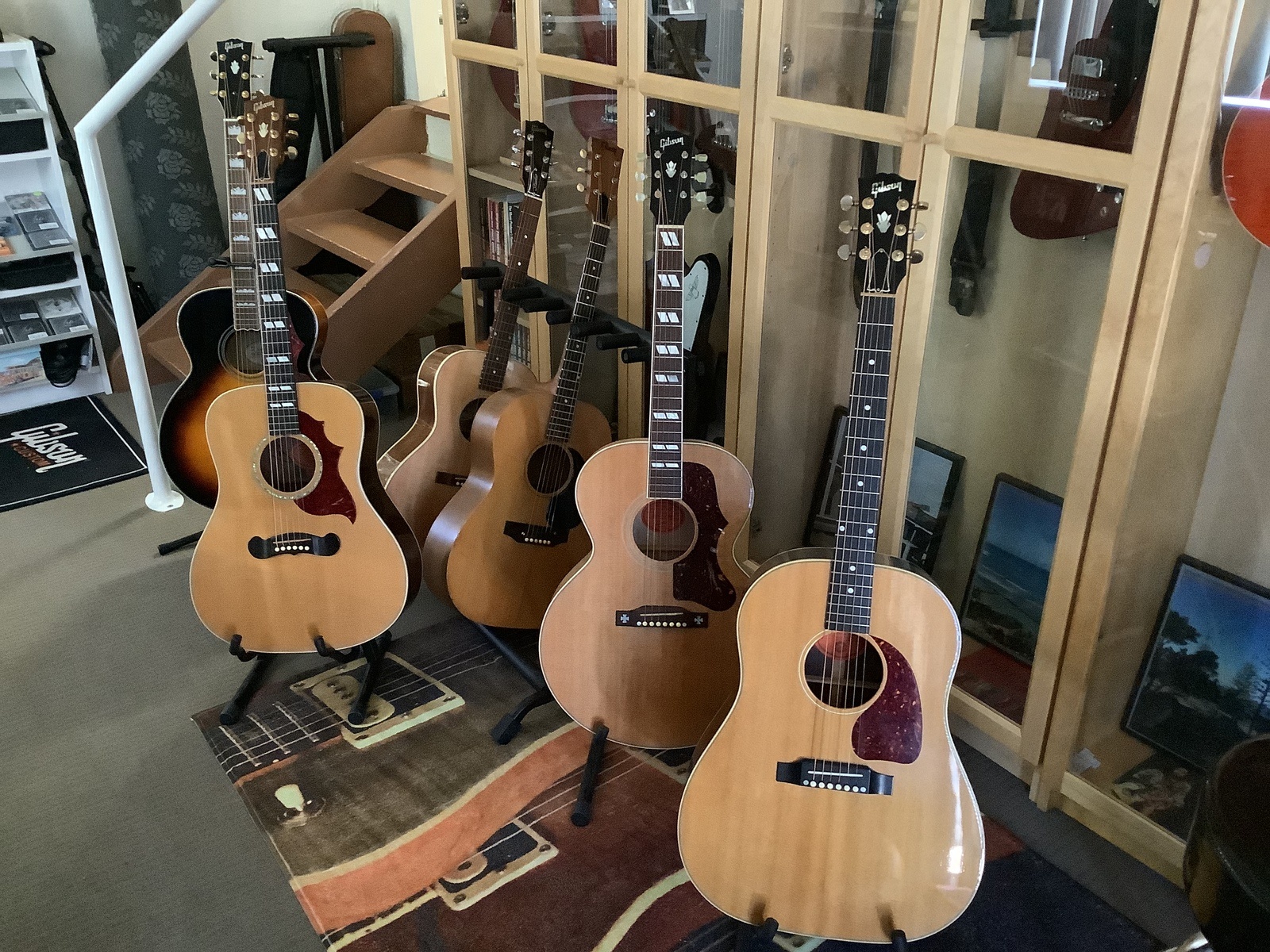 Country Music Gear Setup by iannash featuring Gibson J-200, Gibson J-45, and Gibson J-185 and 3 more pieces of gear