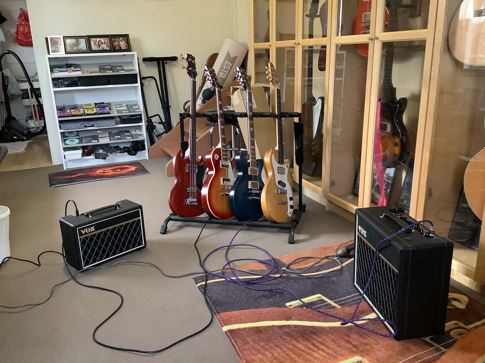 Gibson Studio Setup by iannash featuring Vox Pathfinder 10, Vox Pathfinder 15R, and Gibson Les Paul Traditional Electric Guitar and 3 more pieces of gear