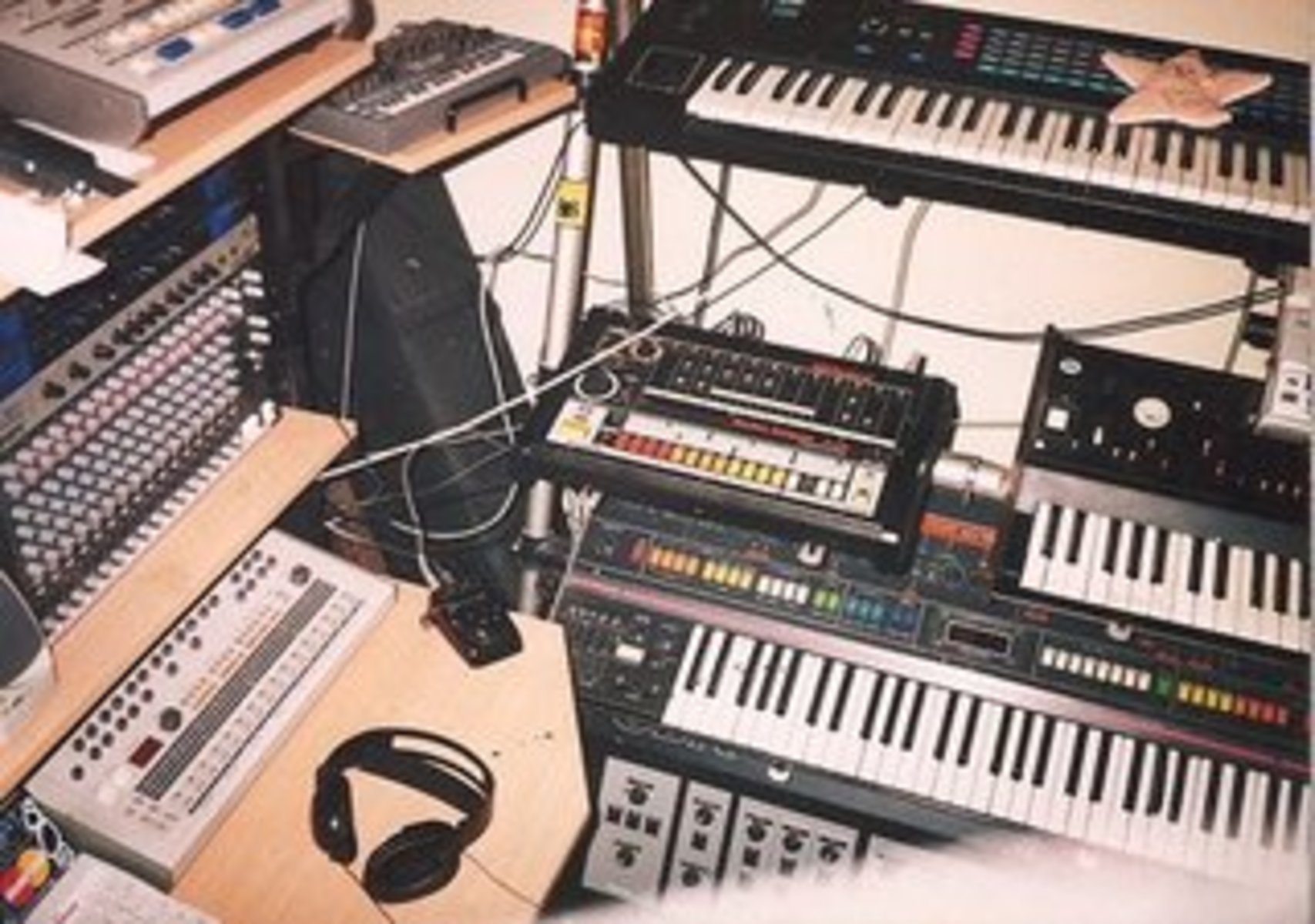 Electronic Studio Setup by nutritiouspig featuring Roland TR-808 Rhythm Composer, Roland TR-909 Rhythm Composer, and ARP Axxe