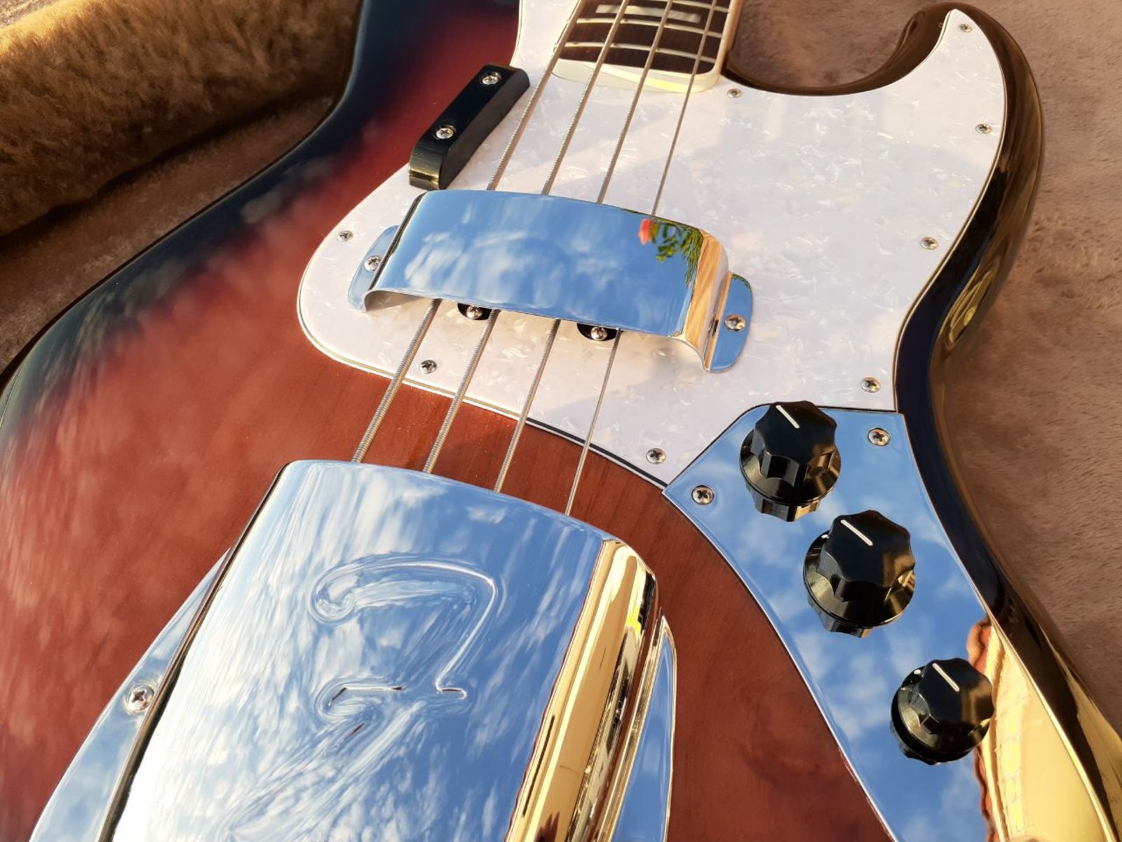 Music Gear Setup by jeremy_crockett featuring Fender Vintera '70s Jazz Bass