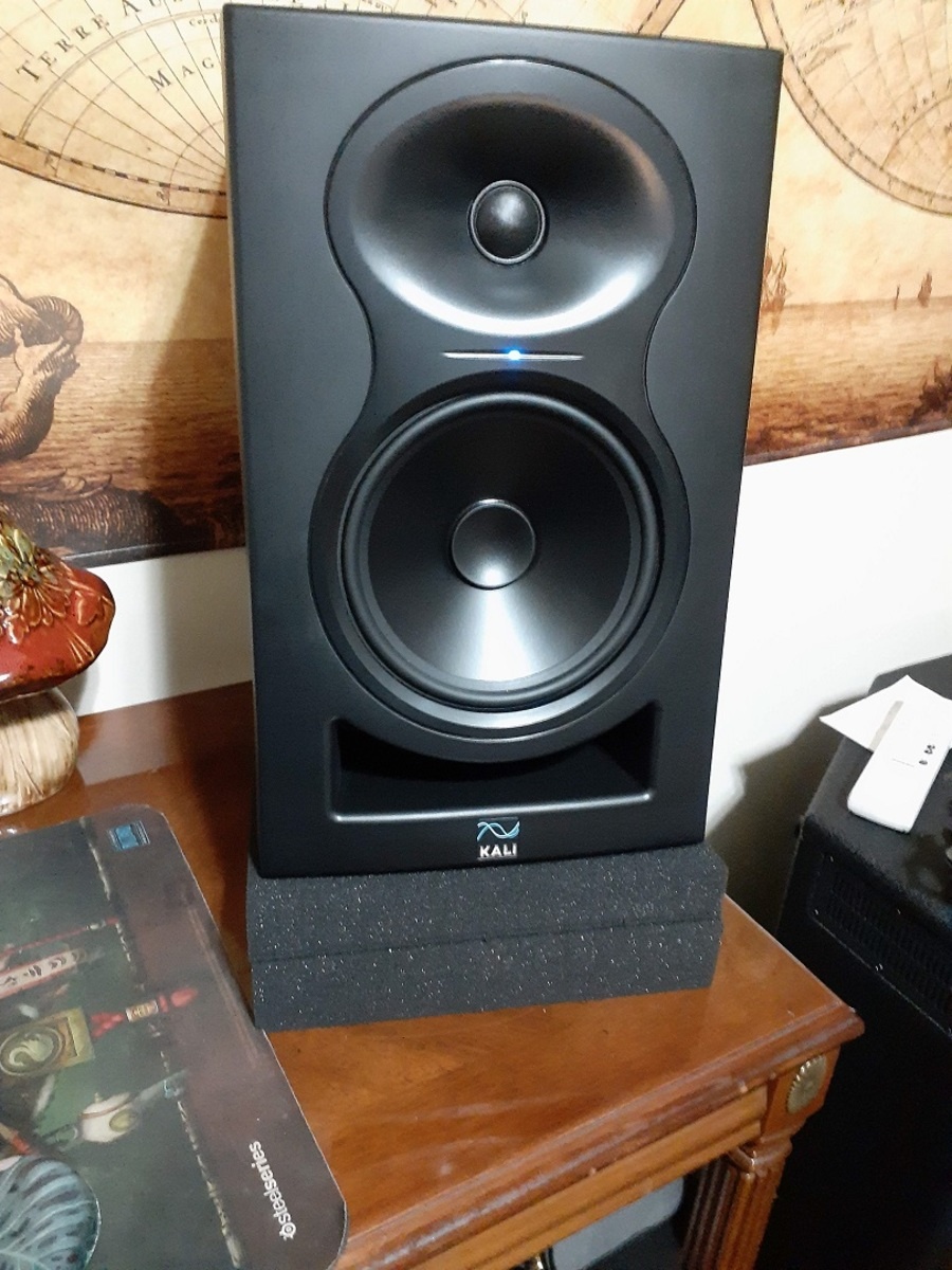 Studio Setup by jeremy_crockett featuring Kali Audio LP-6 Studio Monitors