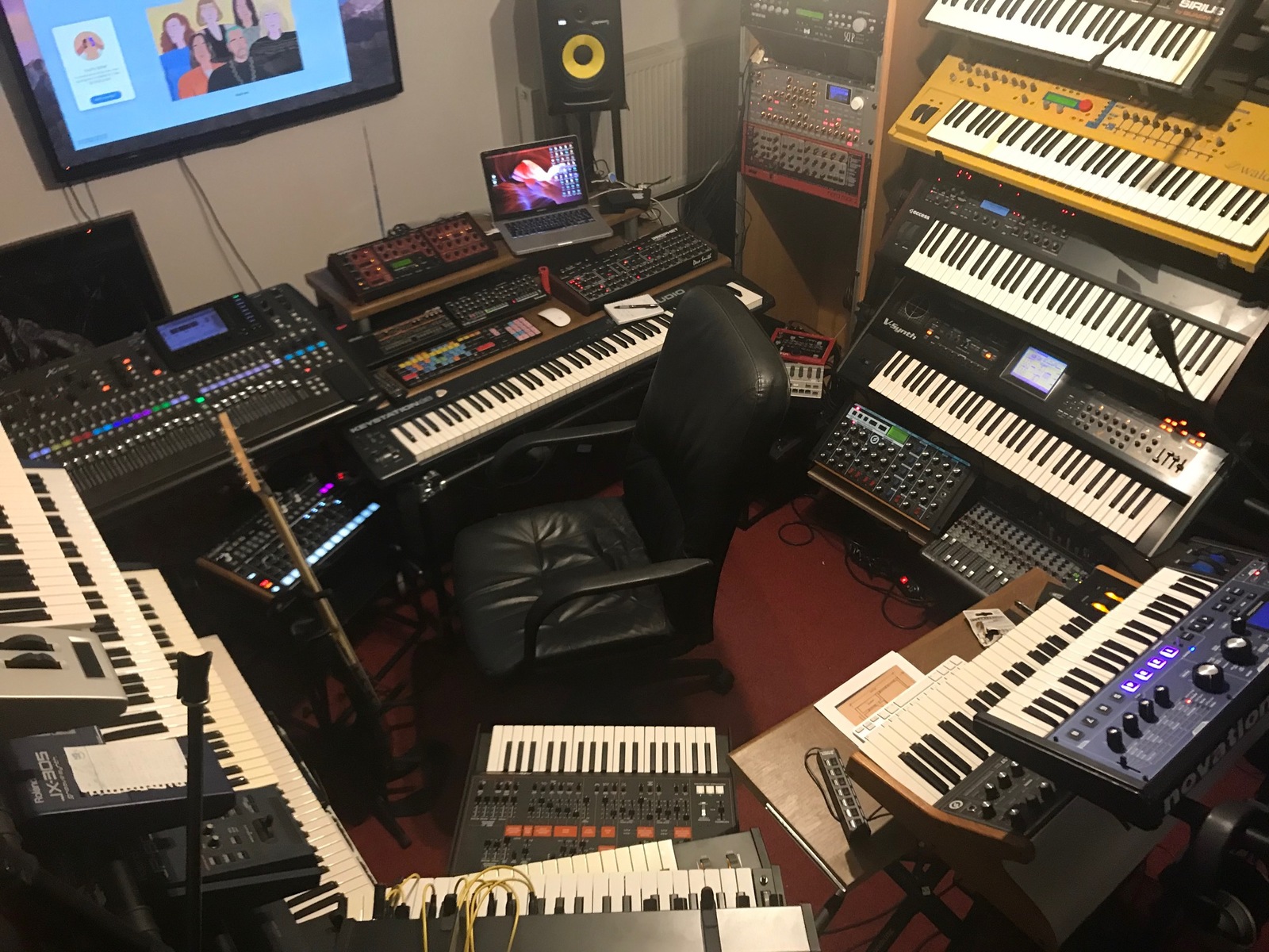 keyhead's music gear photo