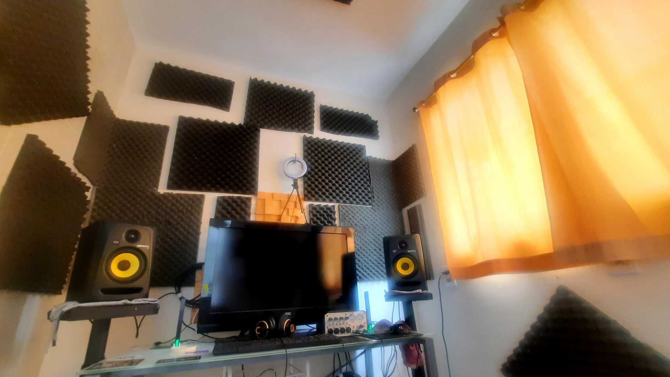 Electronic Studio Setup by teagace_mc featuring KRK RP5 Rokit 5 G2, Akai EIE Pro, and AKG K240 MKII Headphones