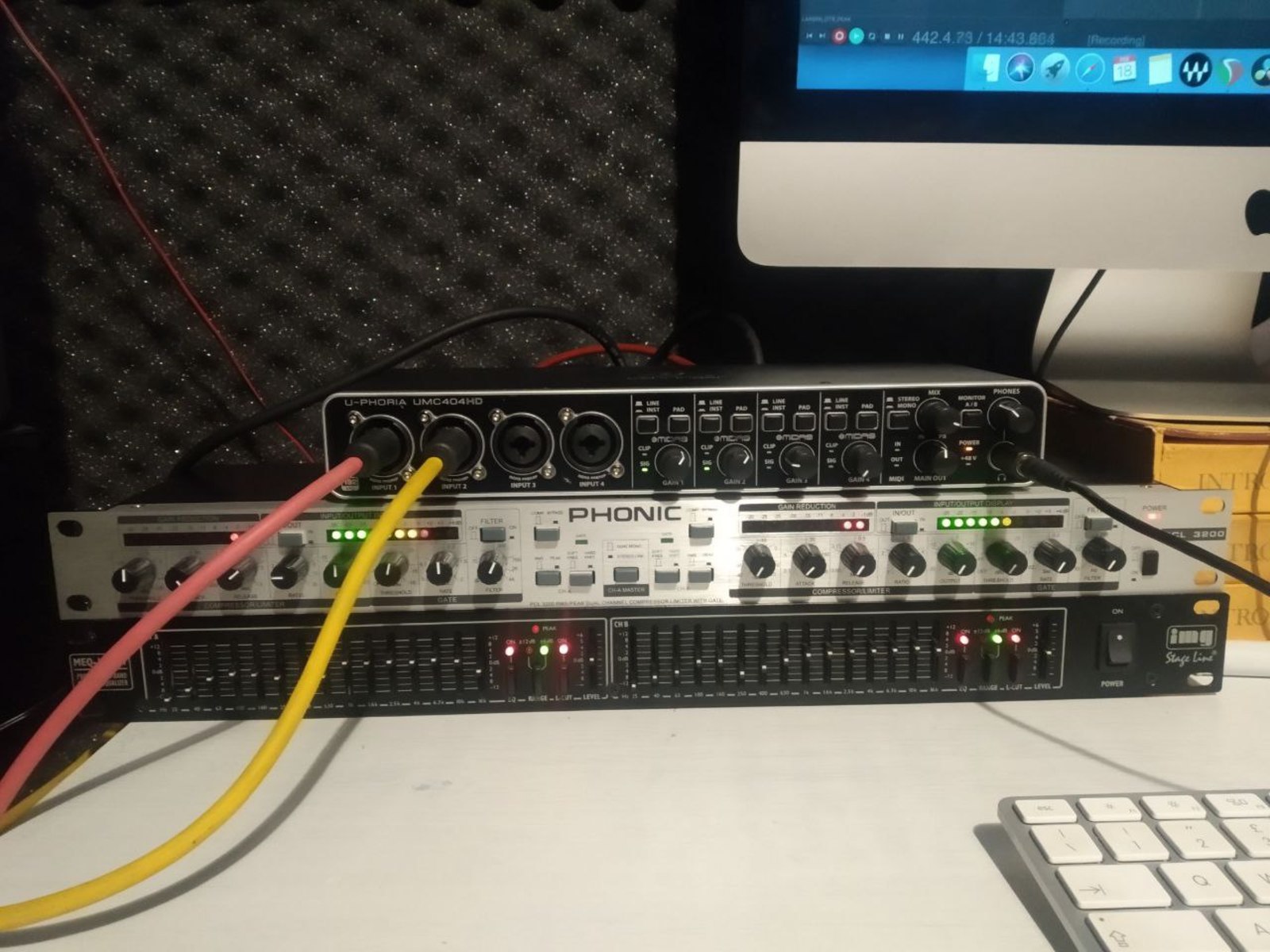 Studio Setup by lietoofine featuring Phonic PCL 3200, Behringer U-PHORIA UMC404HD, and IMG Stageline MEQ-115