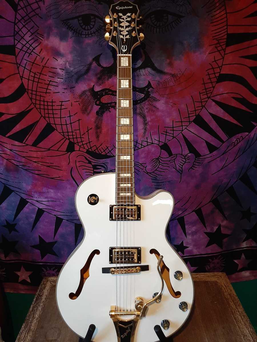 Music Gear Setup by cjzonneveld featuring Epiphone Emperor Swingster Hollowbody