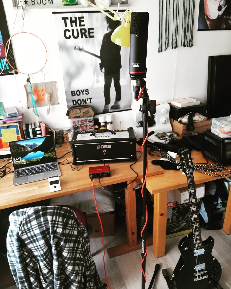 Boss Studio Setup by cjzonneveld featuring Focusrite Scarlett Solo Studio (3rd gen), Boss Katana 100 MKII Amp Head, and Epiphone Les Paul Studio and 1 more piece of gear