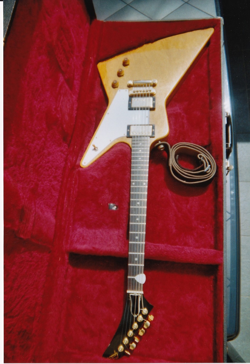 Music Gear Setup by oedipoes featuring Gibson Custom Shop Korina Explorer 1983