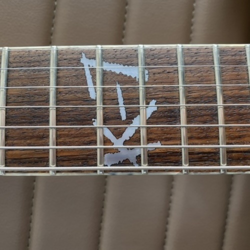 Photo of Ibanez K-7 and more gear in a guitar and closeup