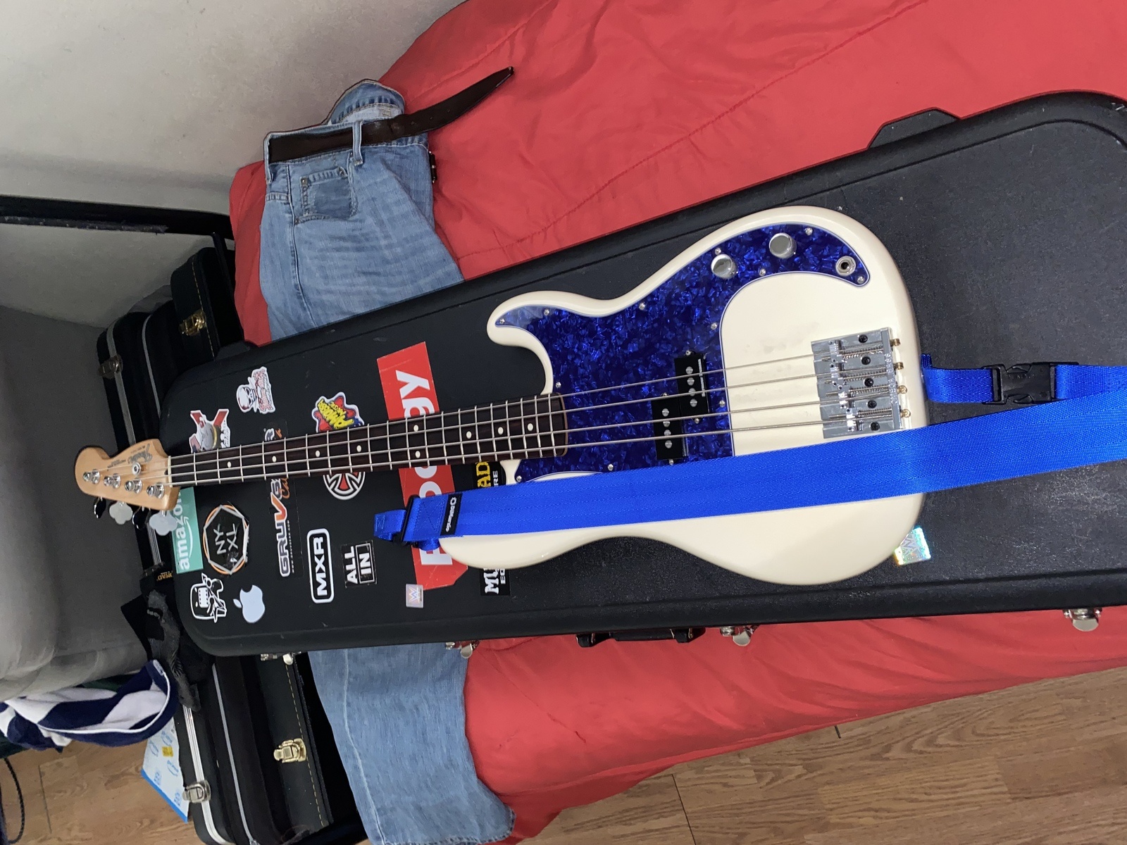 Bass Rig by david_adam_tucker featuring Fender Precision Bass, Seymour Duncan SPB-3 Quarter Pound Bass Pickups, and DiMarzio ClipLock Strap