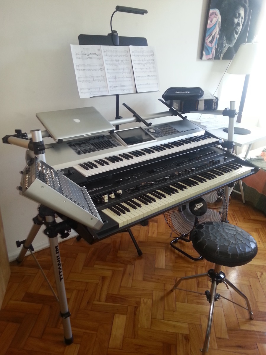 Electronic Studio Setup by heberthsouza featuring Roland VR-760, Roland Fantom G7, and Mackie 1202-VLZ3 and 2 more pieces of gear