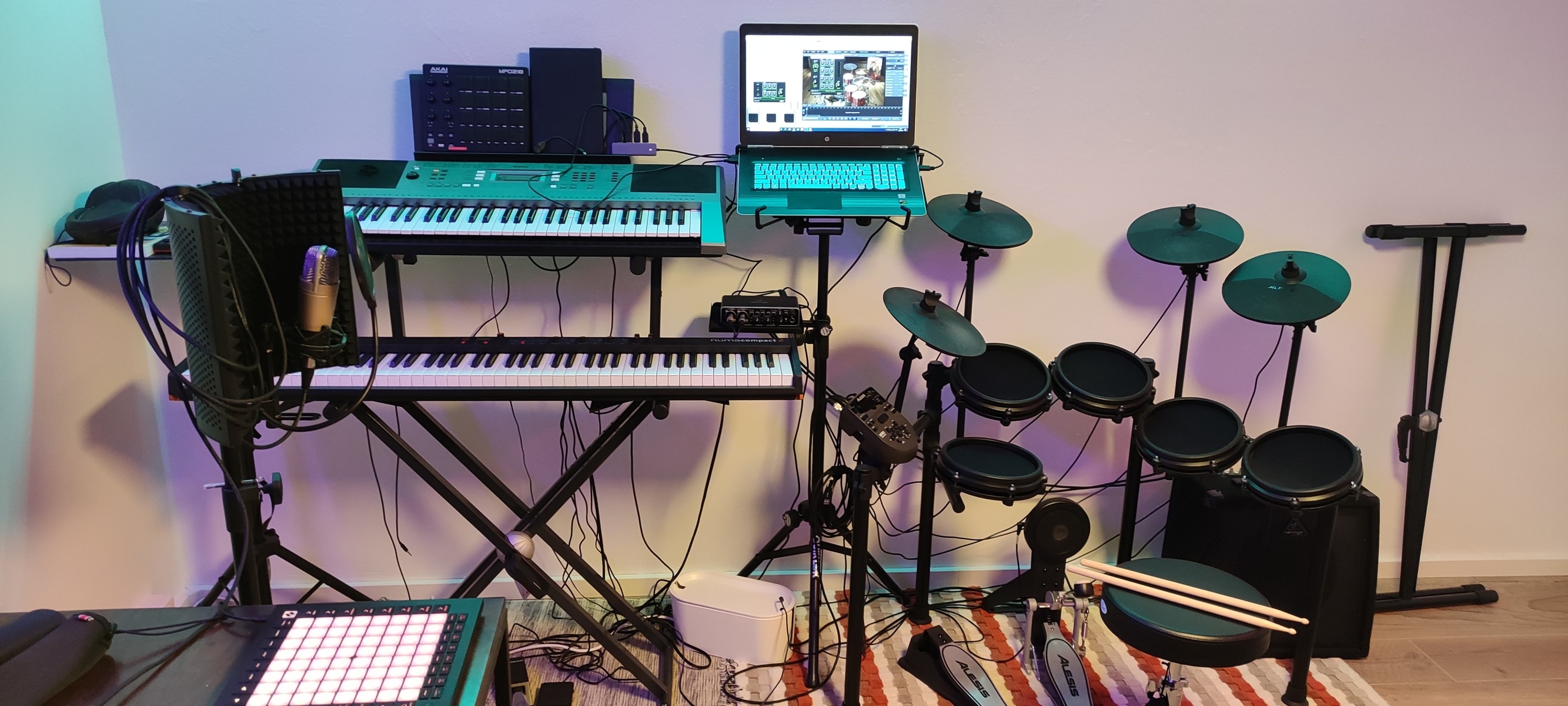 luis_dj's music gear photo