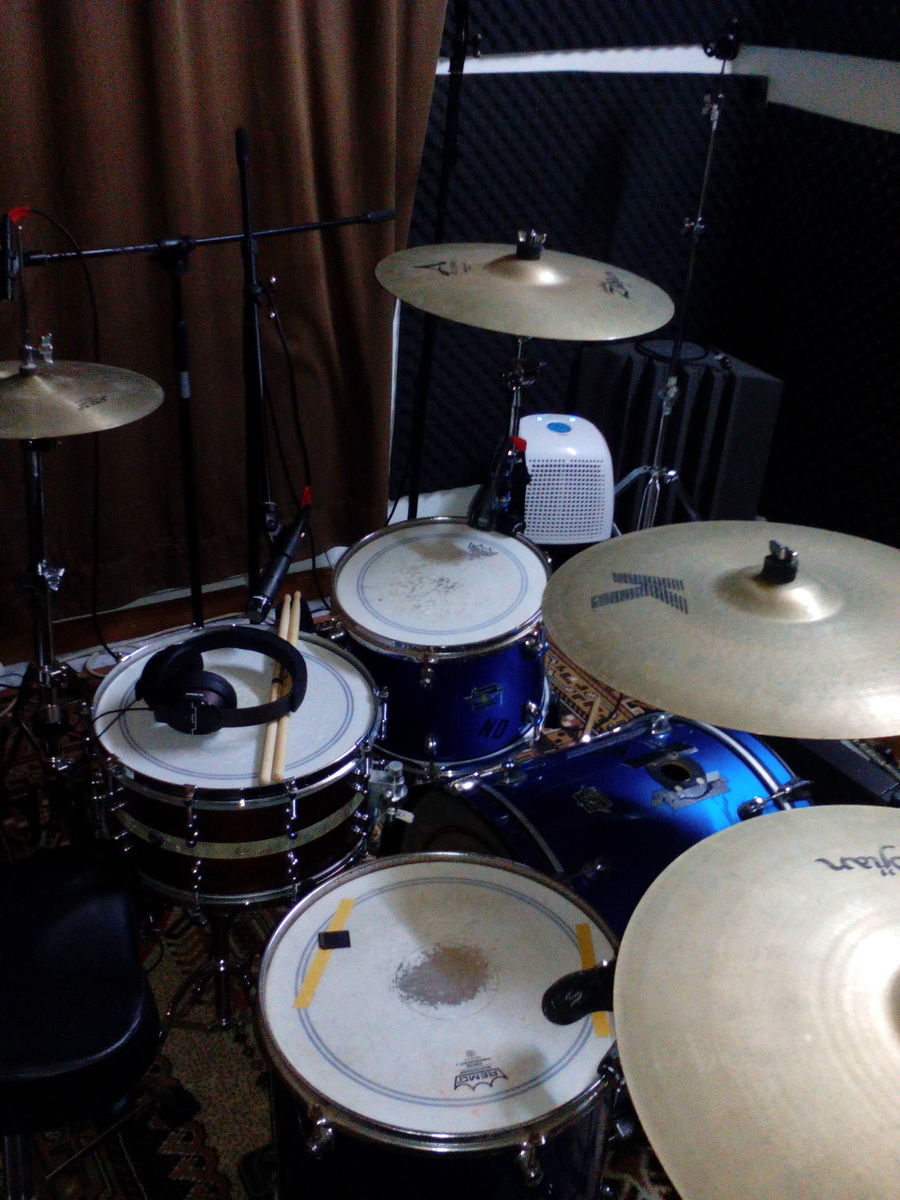 zare's music gear photo