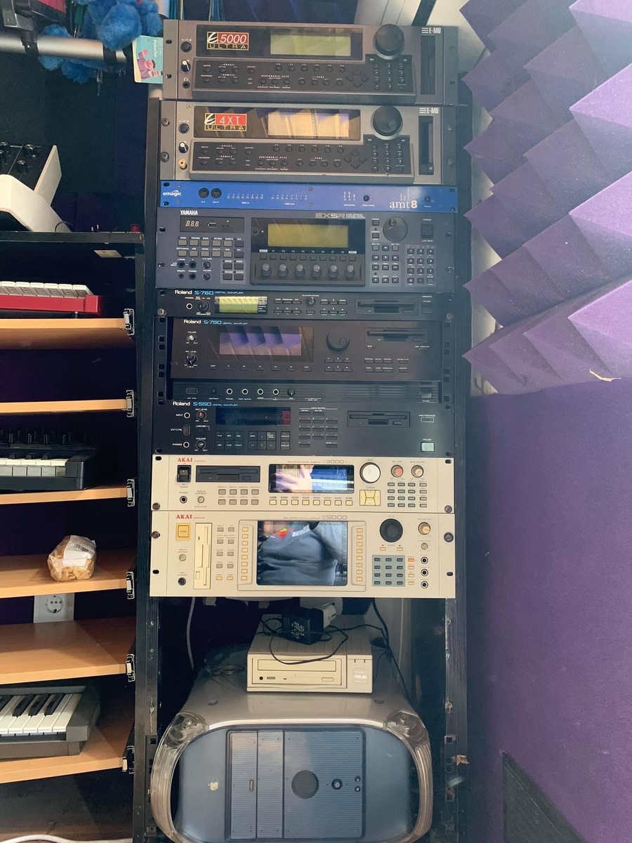 Electronic Studio Setup by rettervondunkel featuring Apple Power Mac G4 Desktop, Akai S5000, and Akai S3000XL and 7 more pieces of gear