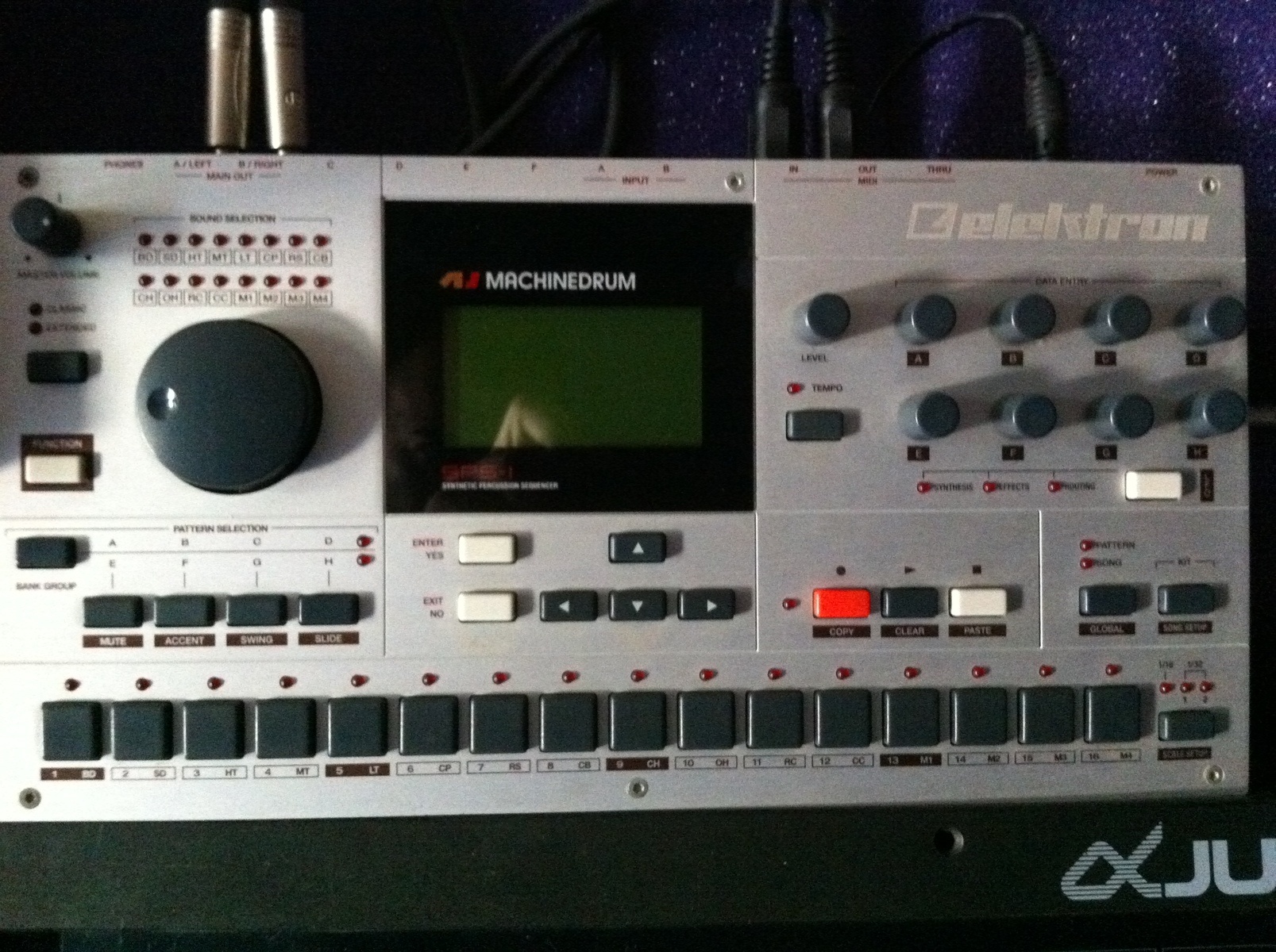 Drum Kit by rettervondunkel featuring Elektron Machinedrum SPS-1 MKI