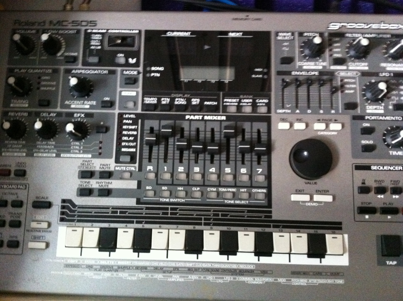 Drum Kit by rettervondunkel featuring Roland MC-505 Groovebox