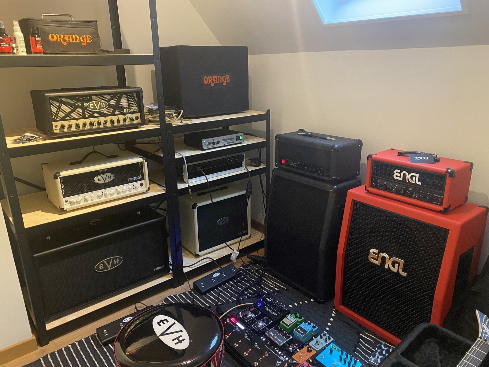 Pedalboard by gral94 featuring EVH 5150 III 50-Watt Tube Head, EVH 5150iii 1x12 Straight Cabinet, and EVH 5150III 50W EL34 Head and 21 more pieces of gear