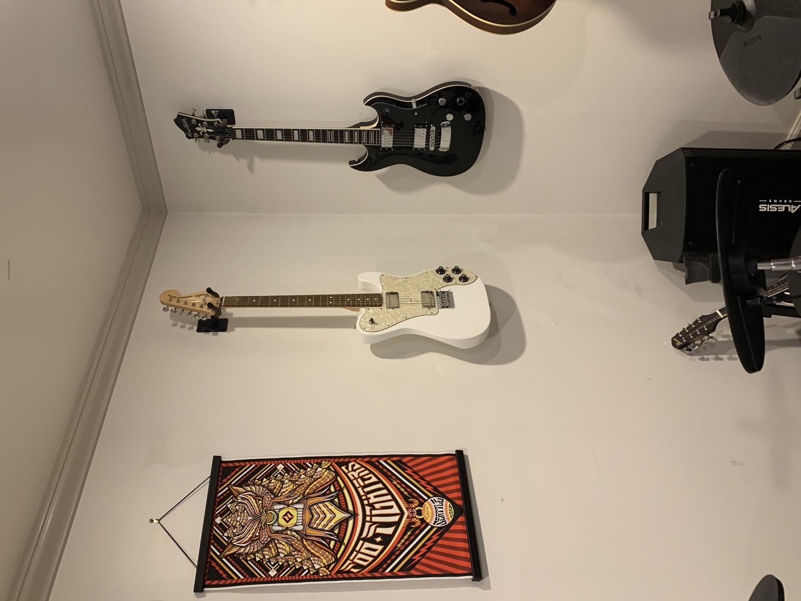 Fender Studio Setup by sunny_climate featuring Fender Chris Shiflett Telecaster Deluxe Electric Guitar and Hagstrom Pat Smear Signature