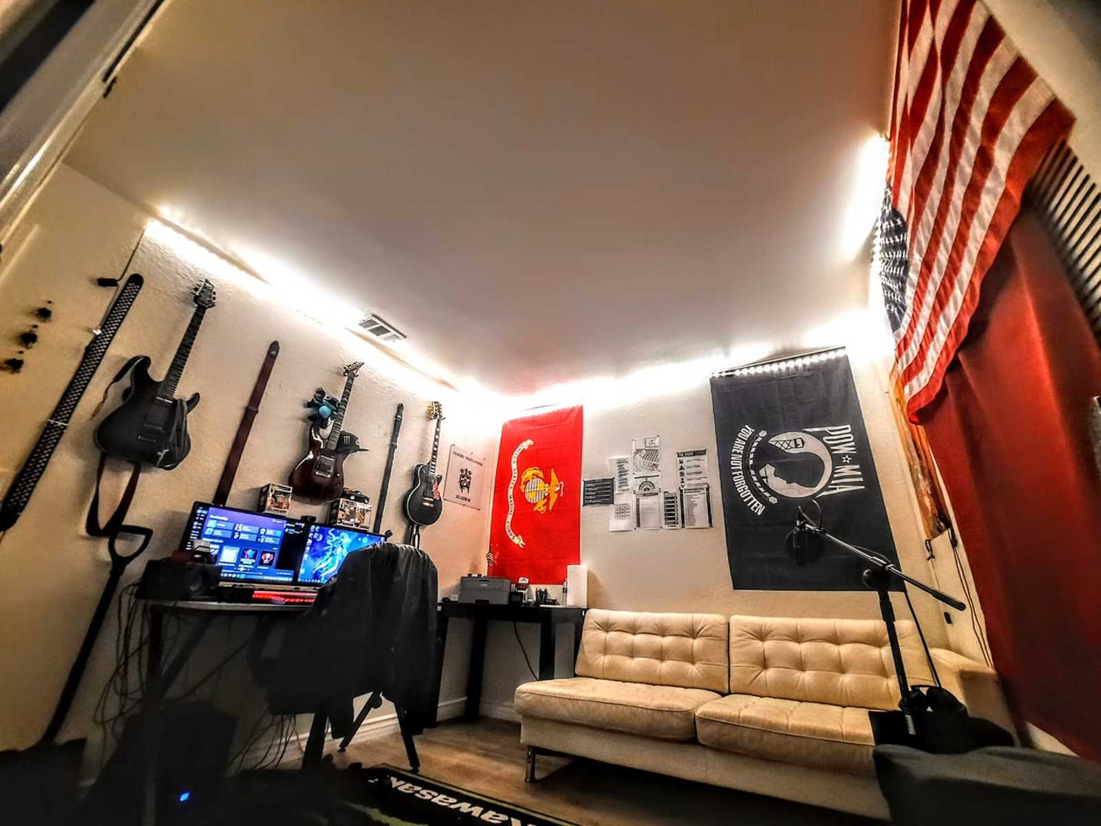 Studio Setup by m_alexander featuring Schecter C-1 SLS Evil Twin, Charvel Desolation Soloist DX-1ST, and Rodney Les Paul Custom