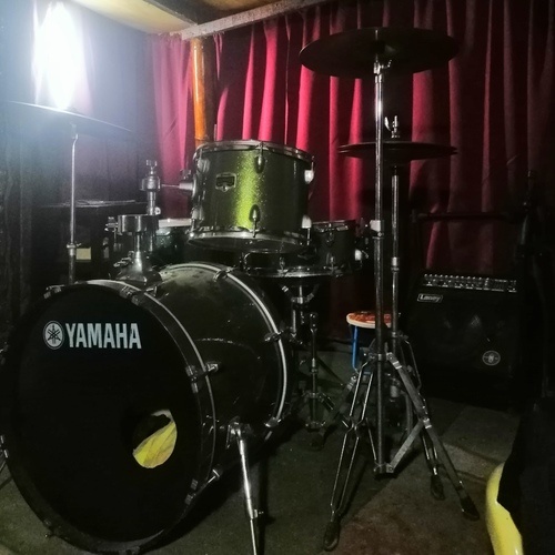 Photo of Laney AH200 and more gear in a studio, live, and drums