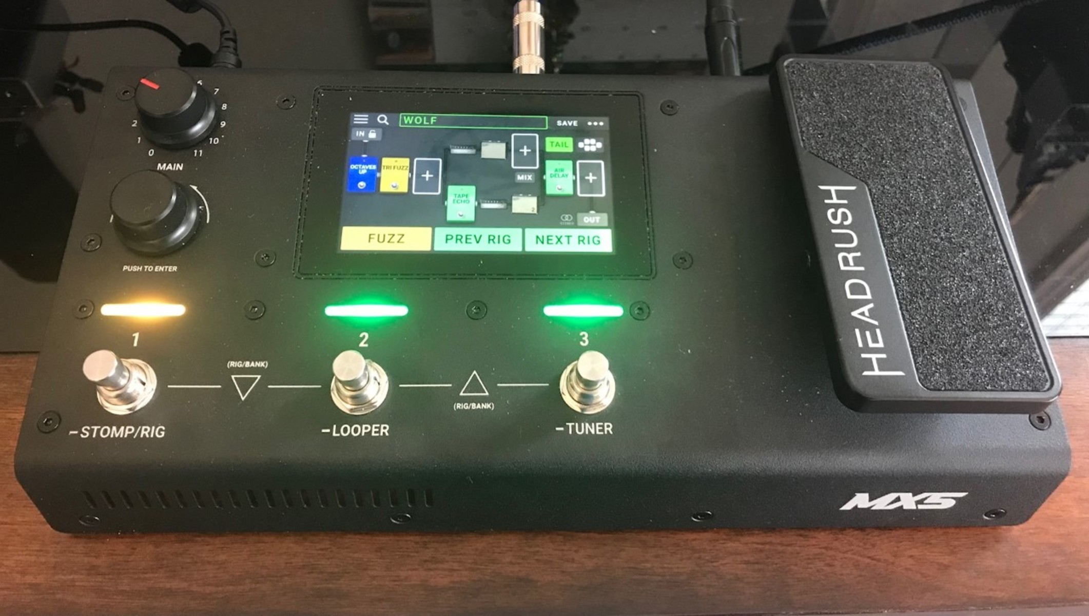 Pedalboard by vortex3 featuring HeadRush MX5
