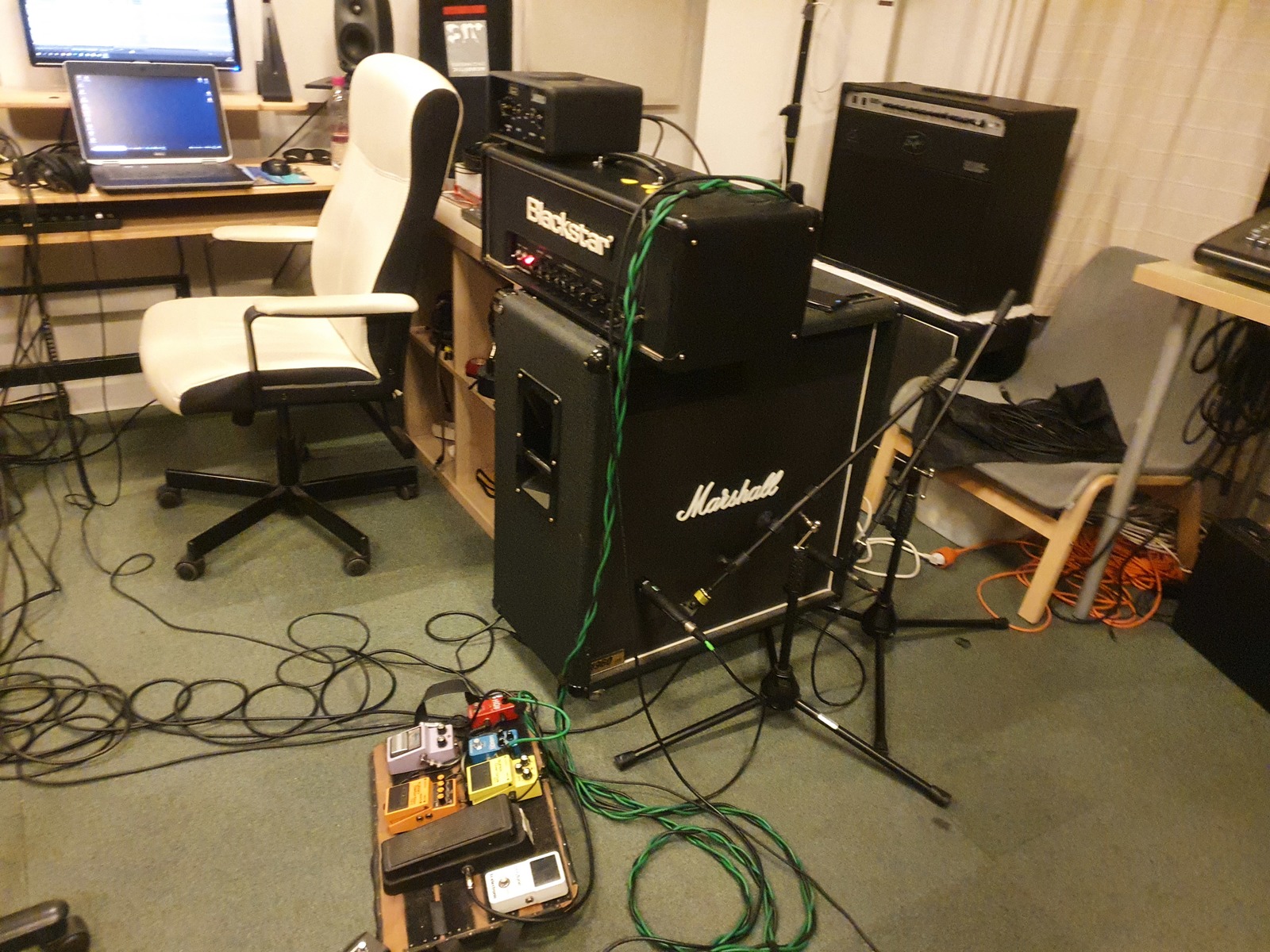 petya's music gear photo