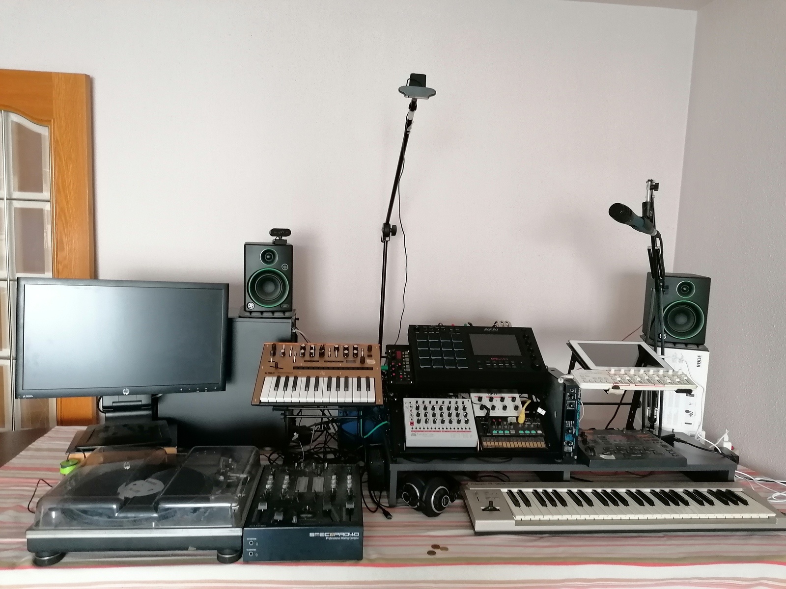 Electronic Synth Setup by grumo featuring Korg Monologue Gold, MAM MB33 Analog Retro Bass Synthesizer, and Akai MPC Live II and 10 more pieces of gear