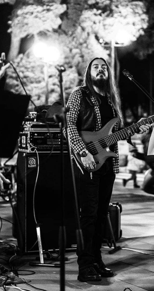Metal Live Rig by hammerbass featuring Ampeg SVT-4PRO 1200-Watt, Ampeg SVT-610HLF, and dbx 160A and 1 more piece of gear