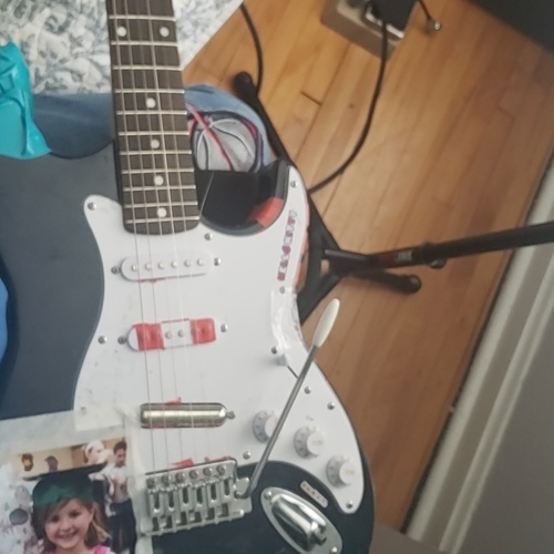 Photo of Silvertone Stratocaster in a guitar