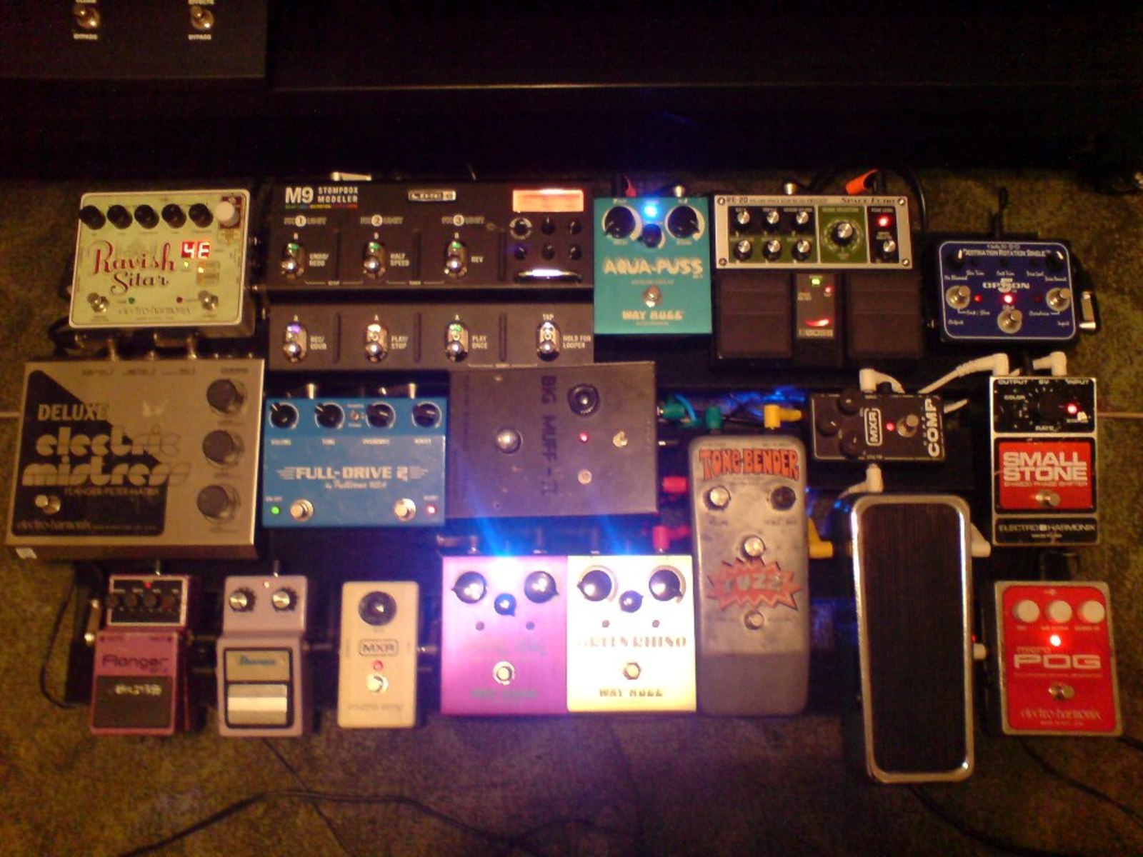 Pedalboard by lidbo featuring Fulltone Full-Drive2 Mosfet, Way Huge Electronics Aqua-Puss MkII Analog Delay, and Electro-Harmonix Deluxe Electric Mistress and 5 more pieces of gear
