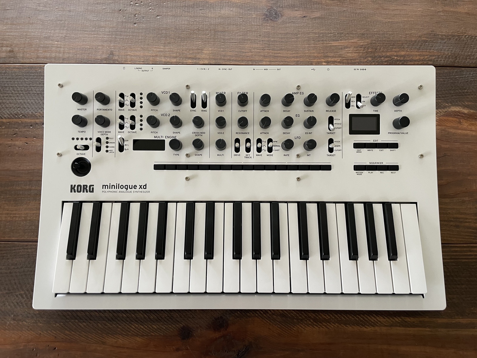 Electronic Synth Setup by charleswilliams featuring Korg Minilogue XD