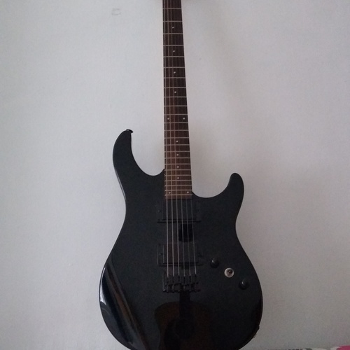 Photo of peavey at-200 in a guitar