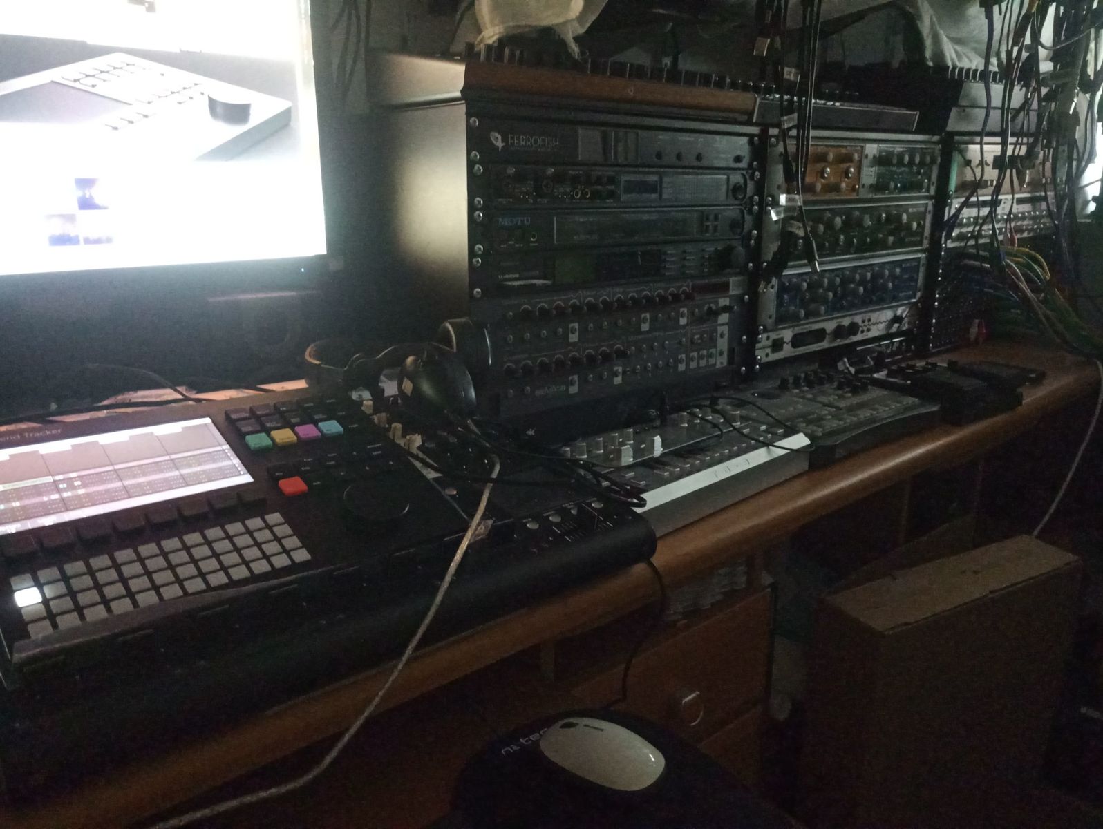 Electronic Studio Setup by acid featuring Korg Zero 8, Access Virus TI2 Desktop, and Spectralis 2 Hybrid Synthesizer and 18 more pieces of gear