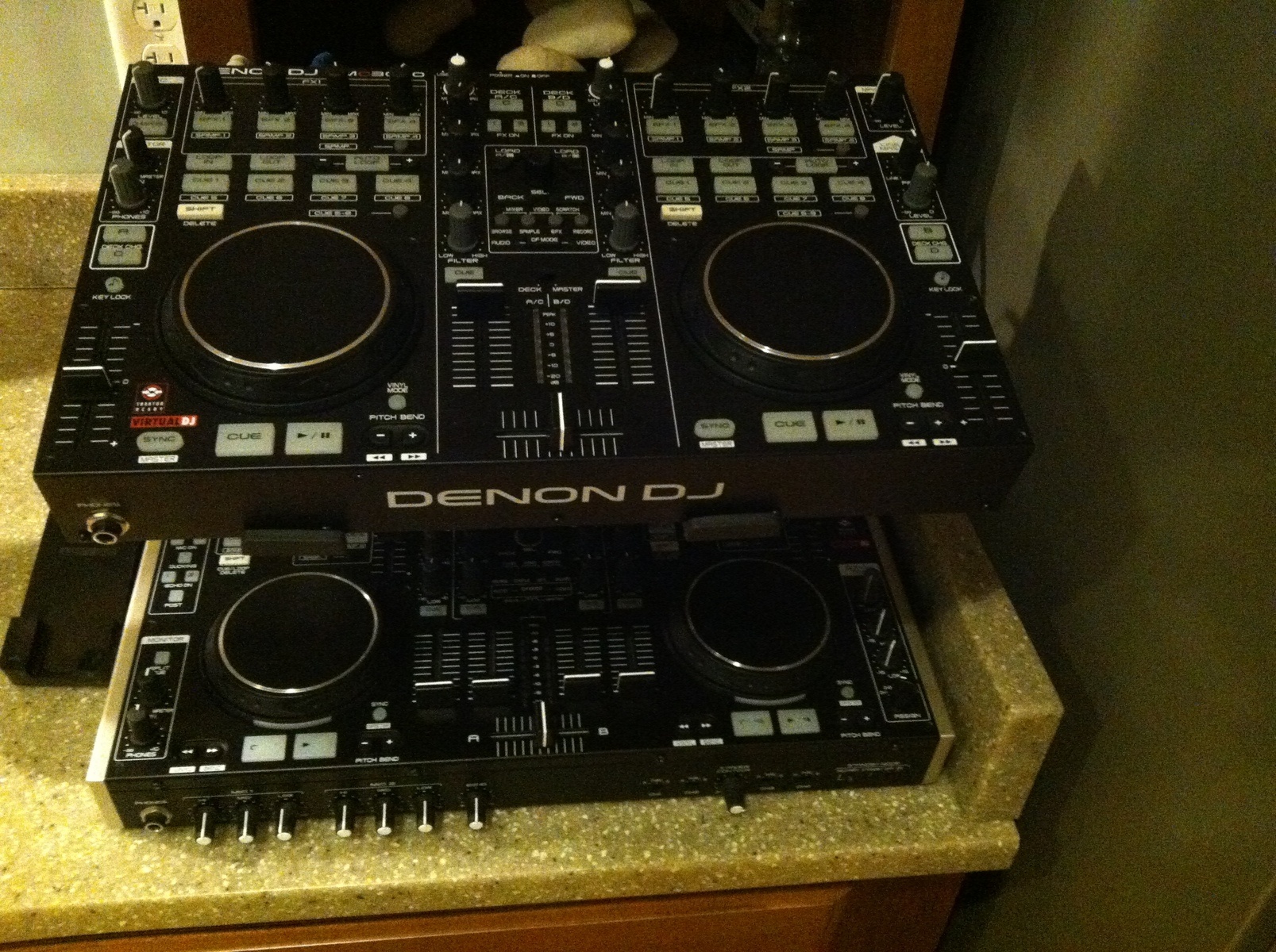 djpinsetta's music gear photo