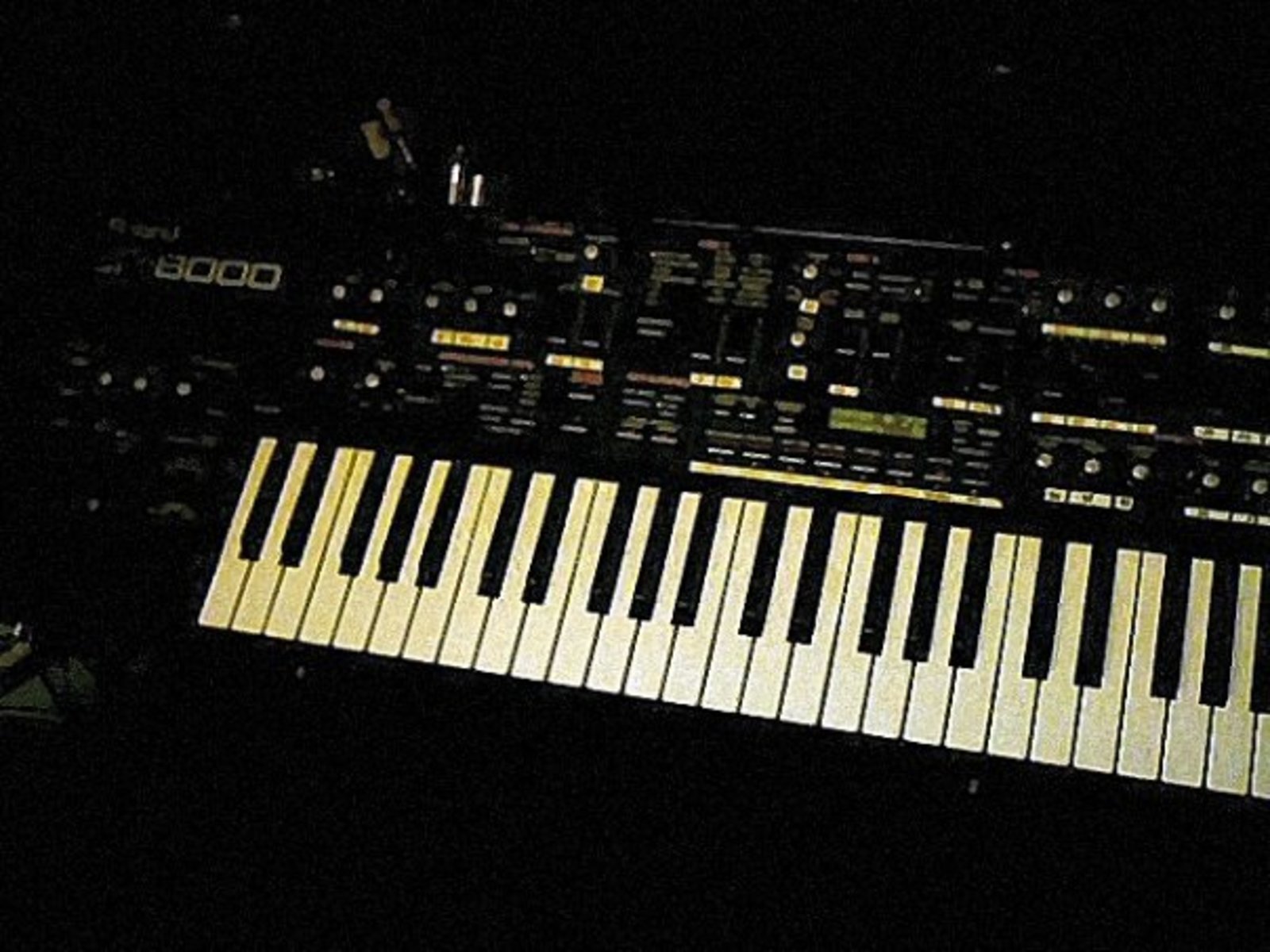 Electronic Synth Setup by rik_munoz featuring Roland JP-8000 Synthesizer