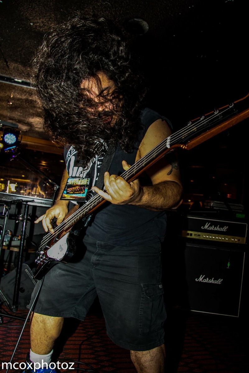 Music Gear Setup by joel_schlamauss featuring Gibson Thunderbird IV 2014 Electric Bass Guitar