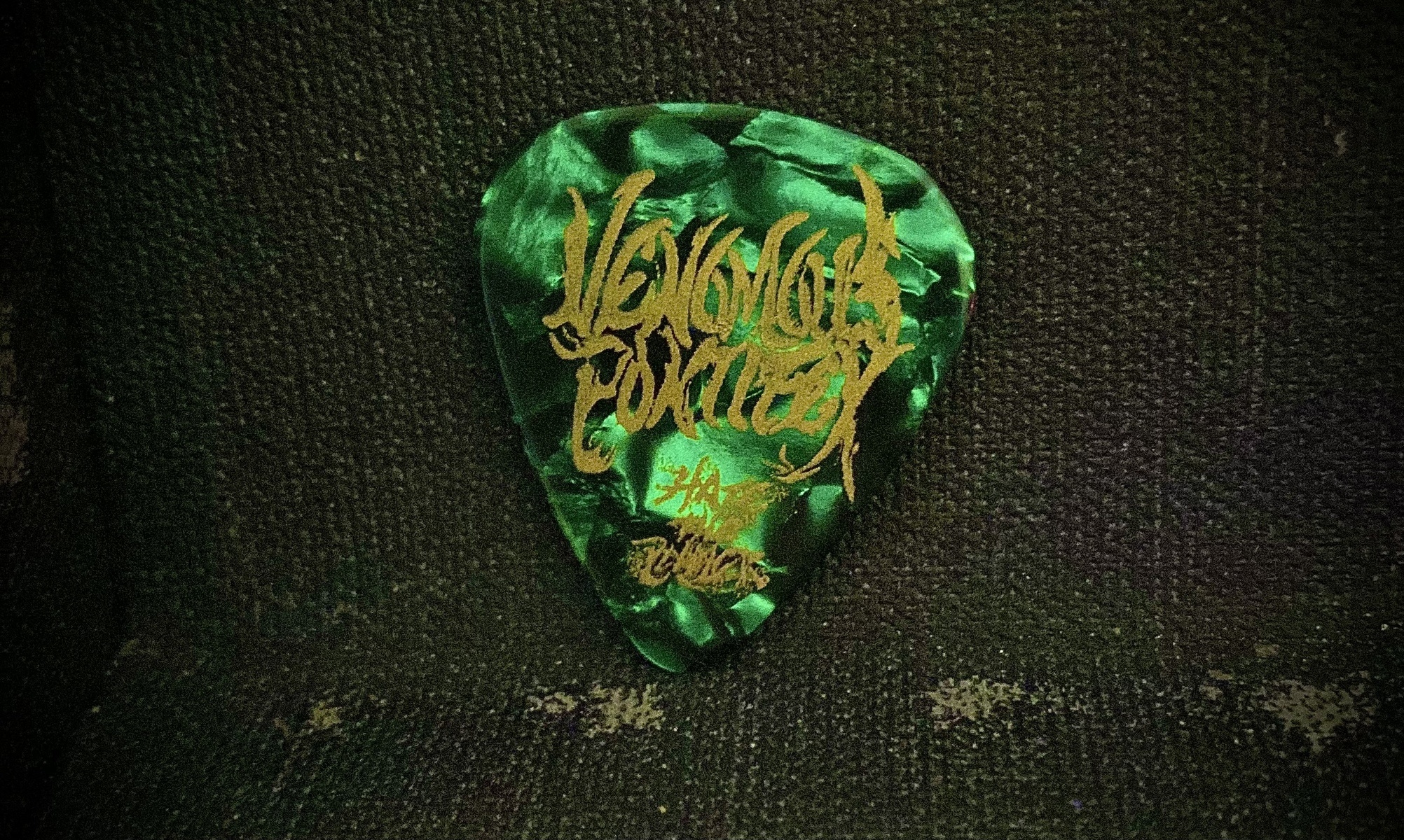 Music Gear Setup by venomouspontifex featuring D'Addario Assorted Pearl Celluloid Guitar Picks